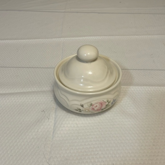Pfaltzgraff Tea Rose Design Sugar Jar with Lid - Picture 1 of 8